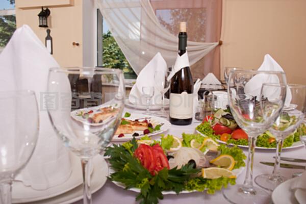 优质正餐服务 打造精致餐饮体验